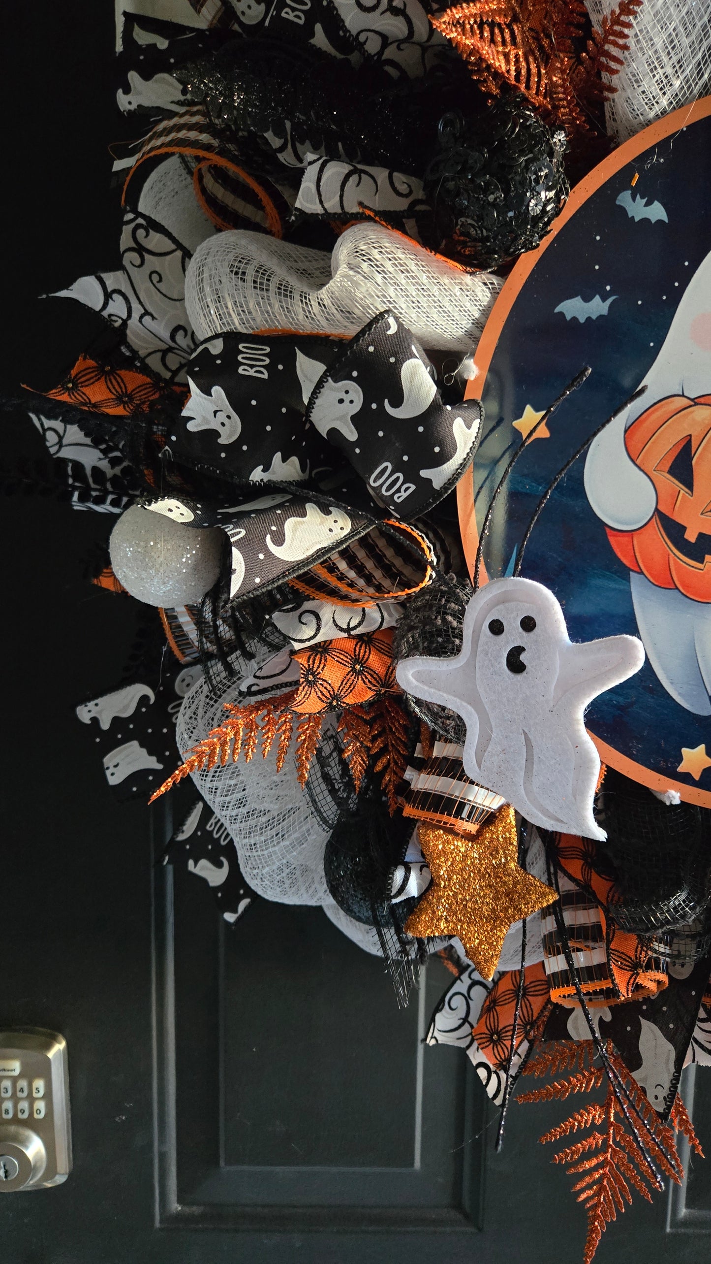 Spooky Season Ghost Wreath - Cute Halloween Deco Mesh Wreath