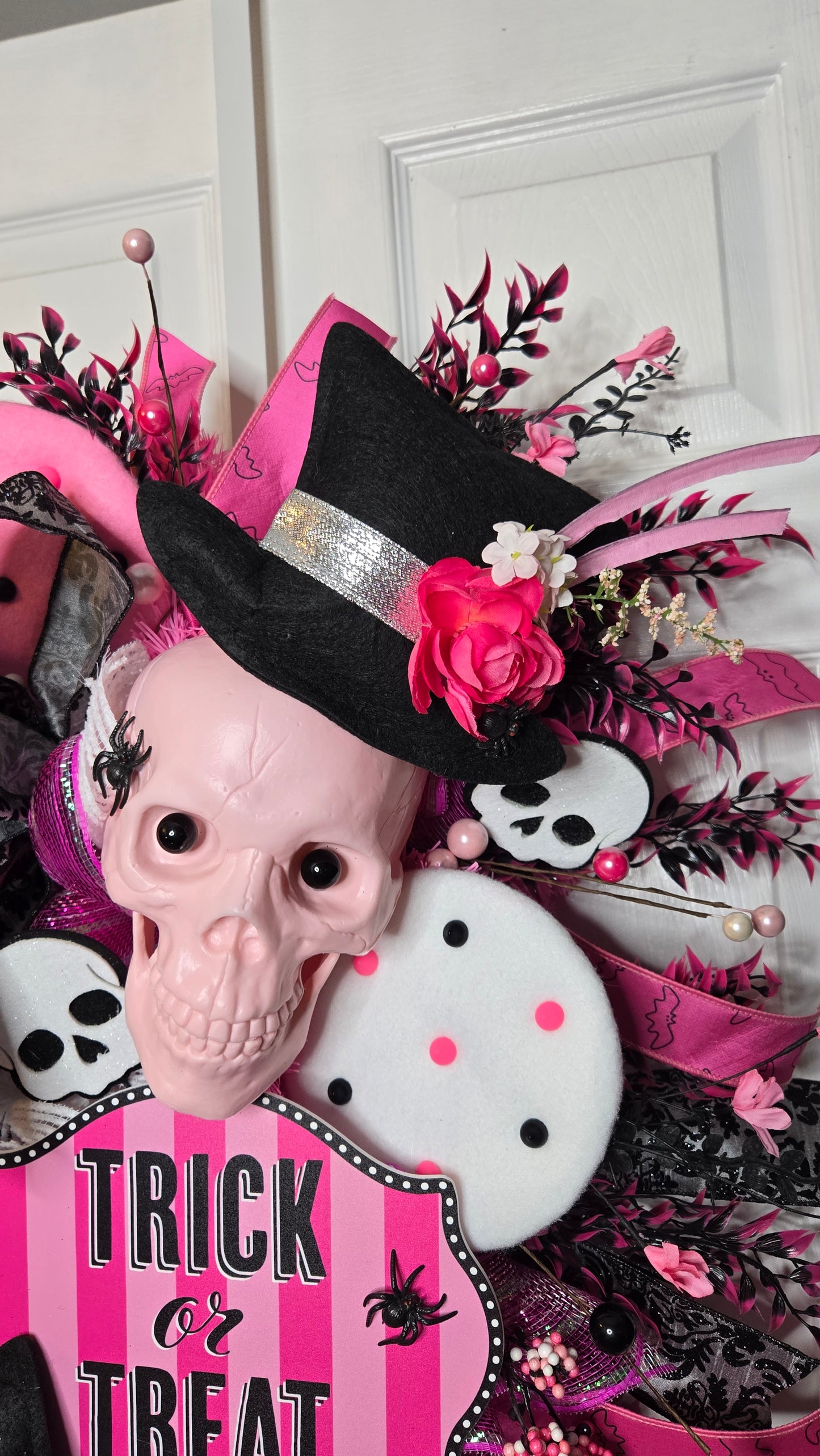 Halloween Swag Wreath – Pink & Black Skull Trick or Treat Door Hanger with Top Hats