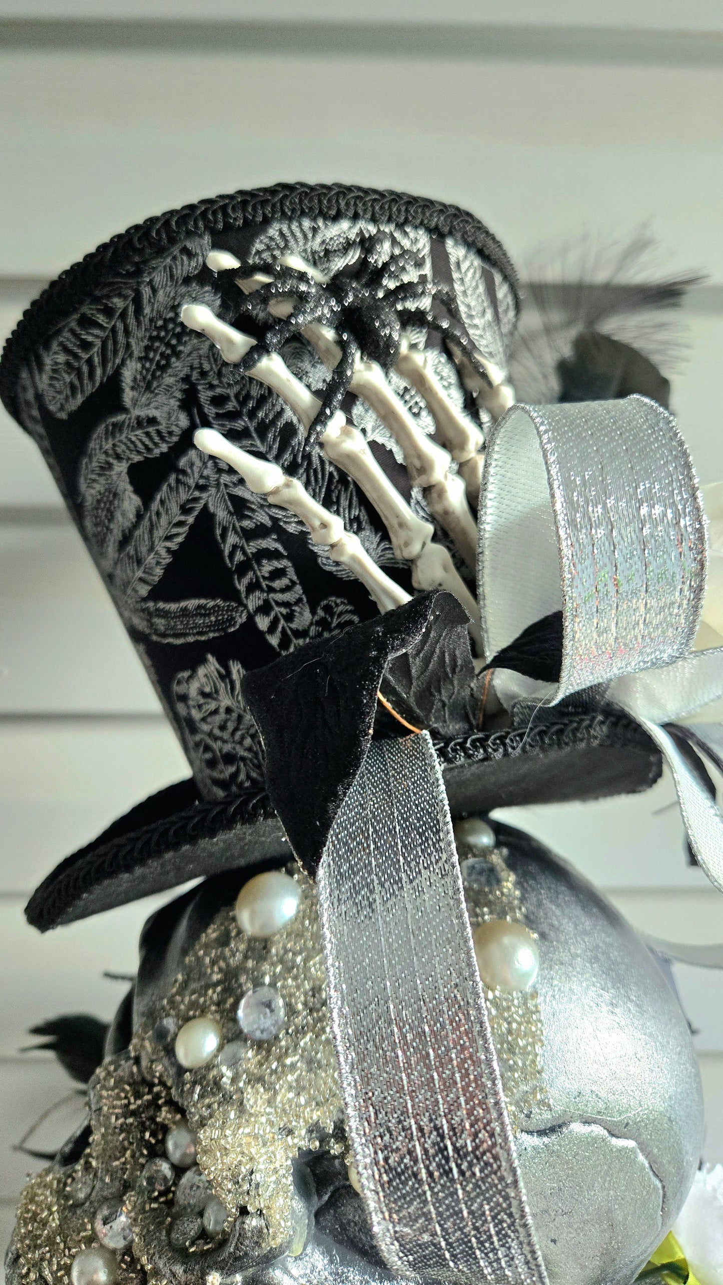 Black & White Gothic Skull Candlestick – Halloween Table Centerpiece with Handmade Top Hat