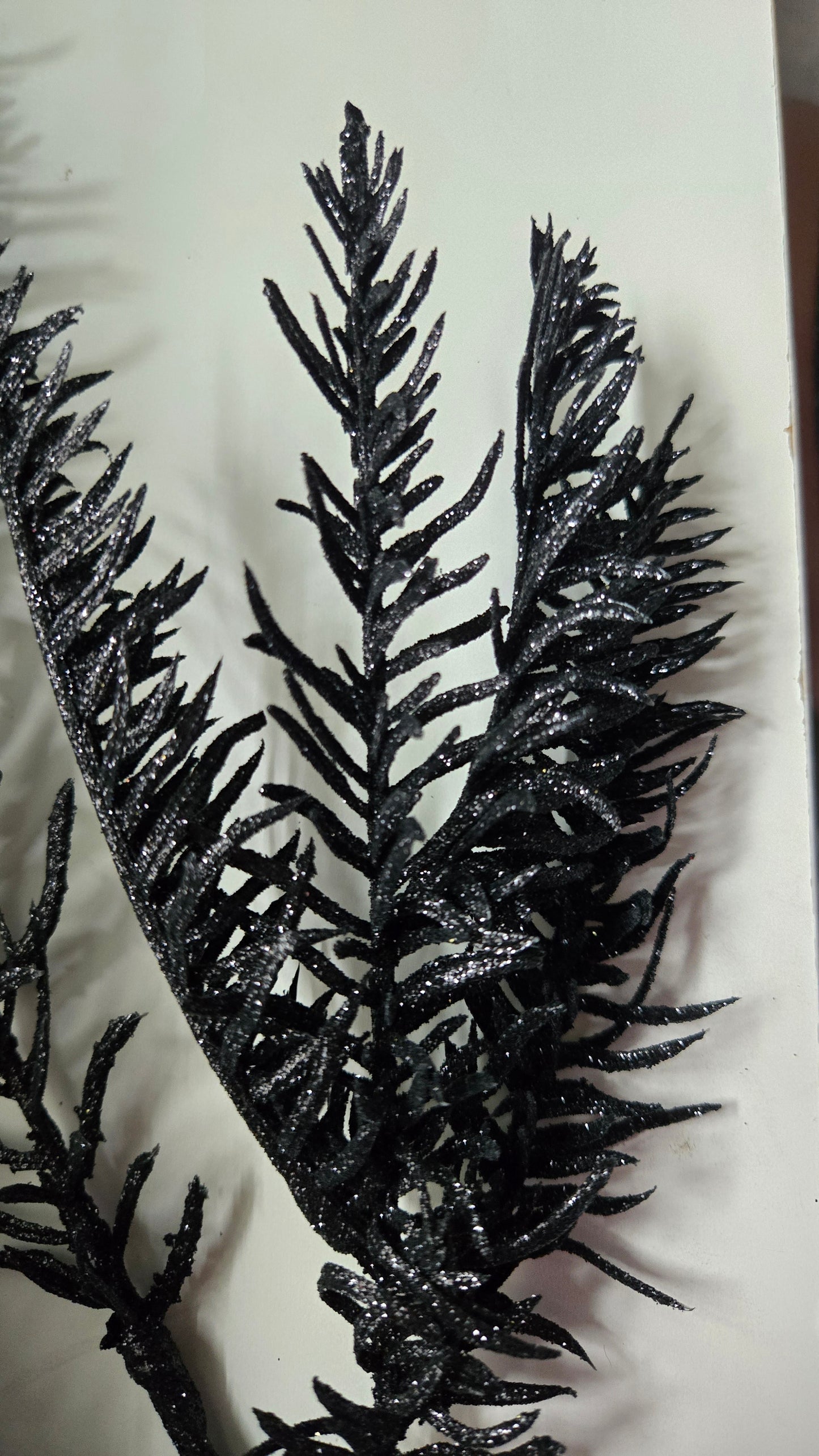 18" Black Glitter Noble Pine
