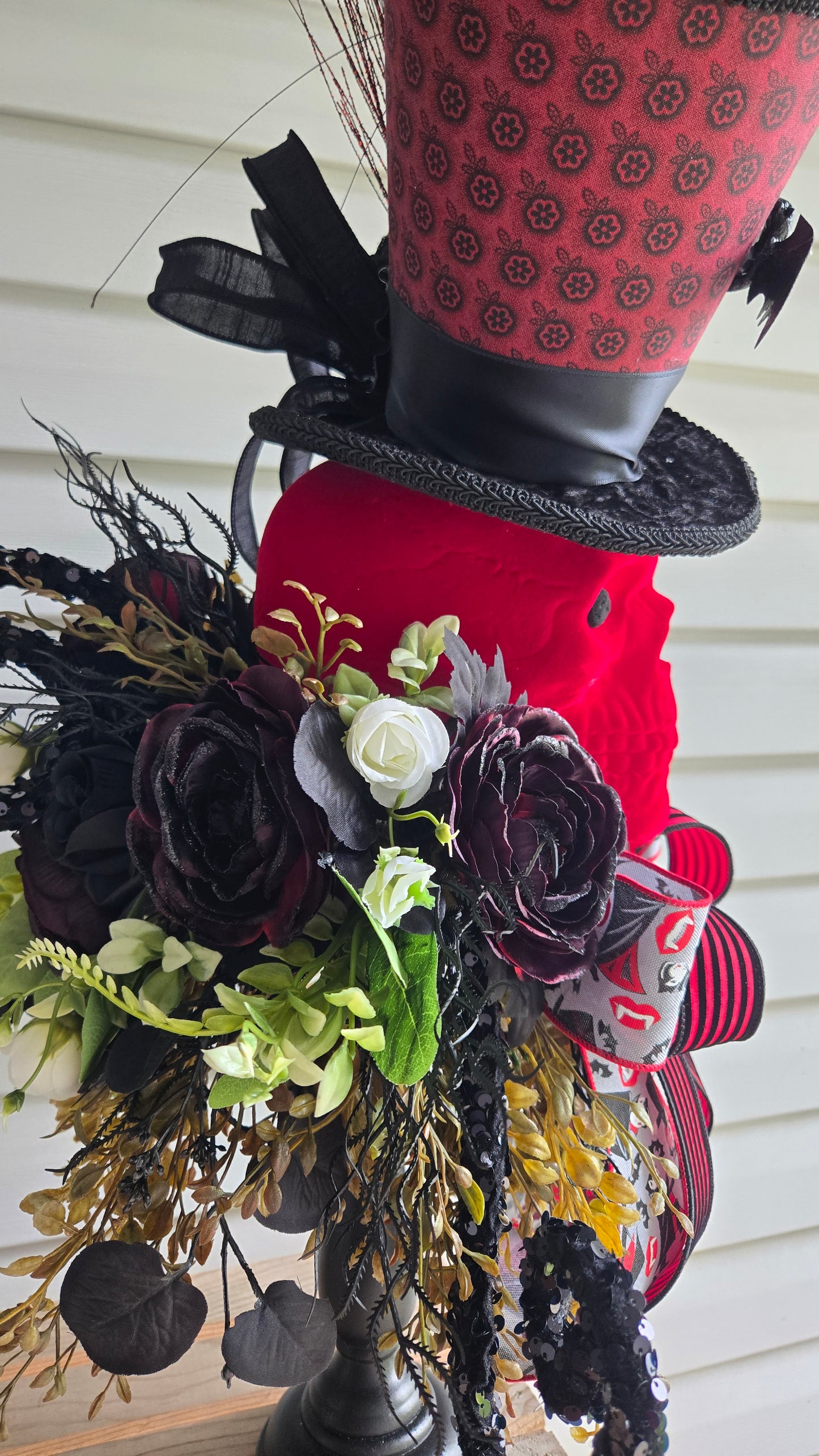 Bram Stoker’s Dracula Inspired Halloween Candlestick - Gothic Skull Haunted Centerpiece with Handmade Top Hat Table Decor