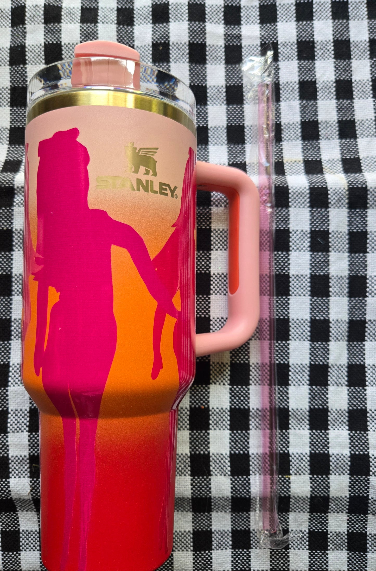 40 OZ Stanley Tumbler - Quencher H2.O FlowState™