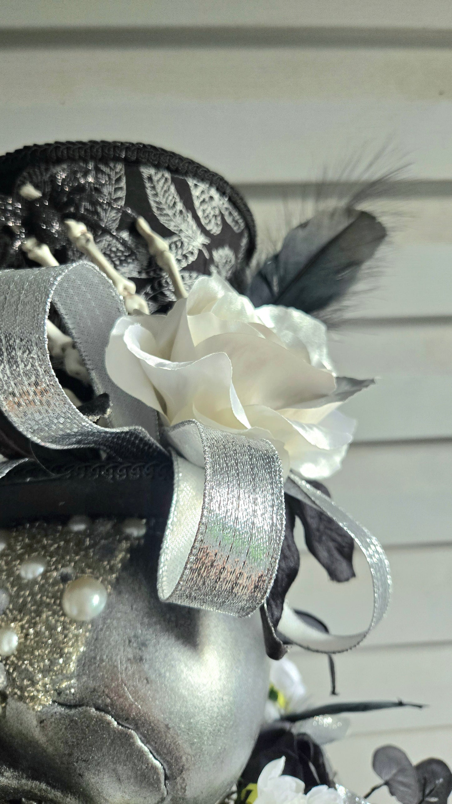 Black & White Gothic Skull Candlestick – Halloween Table Centerpiece with Handmade Top Hat
