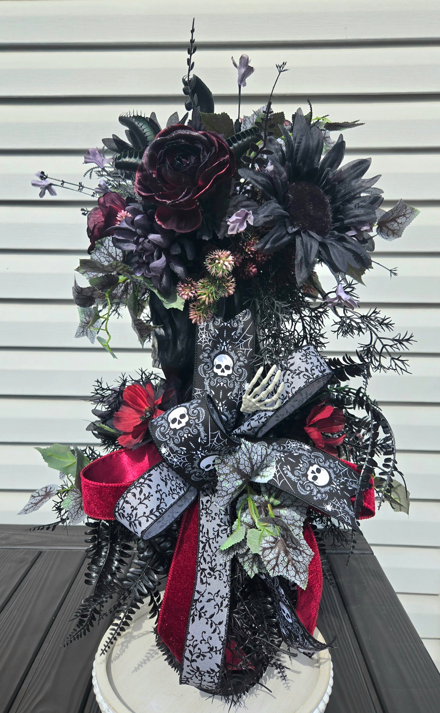 Goth Skull Floral Candlestick Arrangement – Dark Romantic Skull Planter Halloween Decor