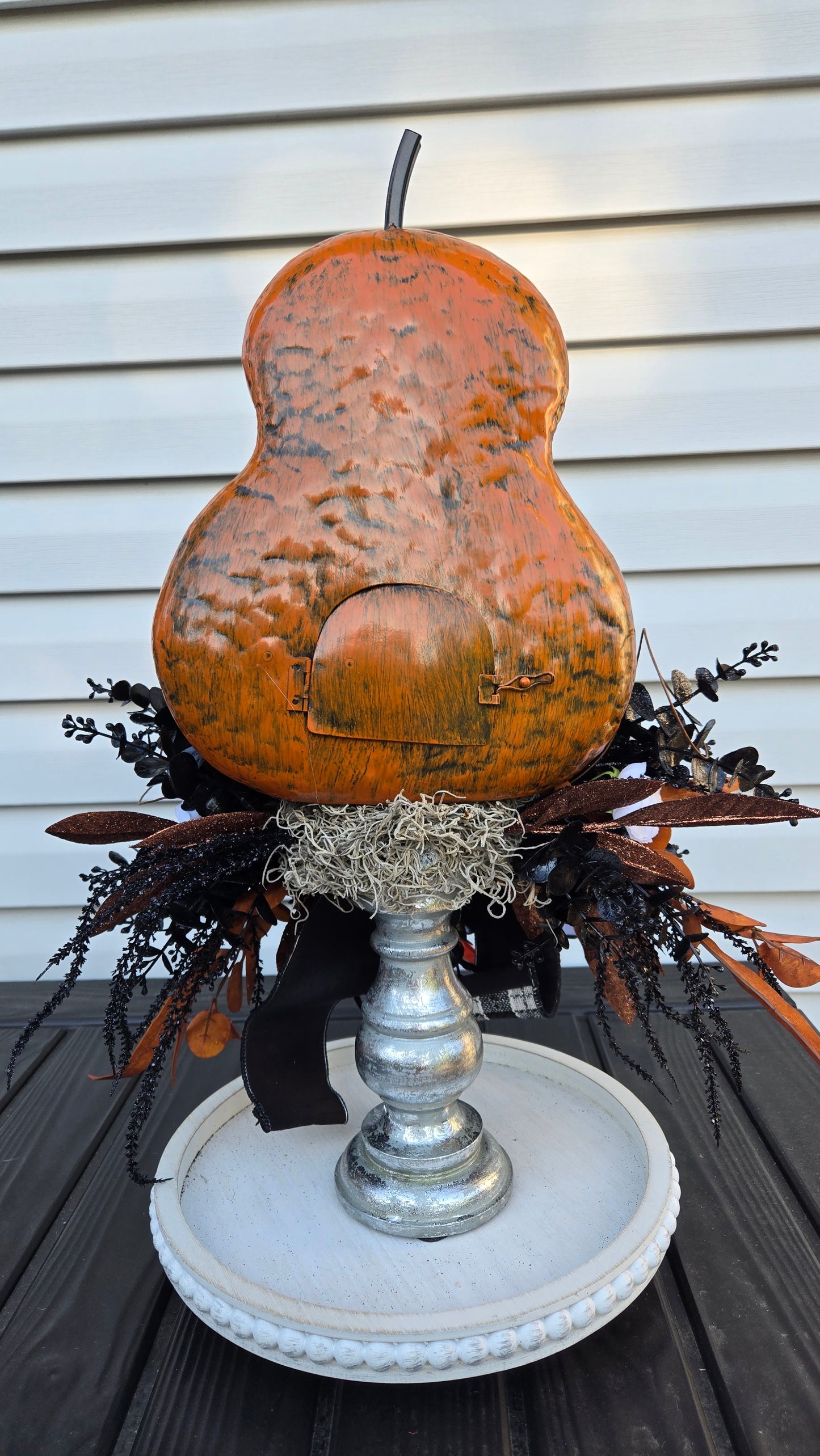 Metal Halloween Jack-O’-Lantern Candlestick Arrangements -| Farmhouse Fall Table Decor