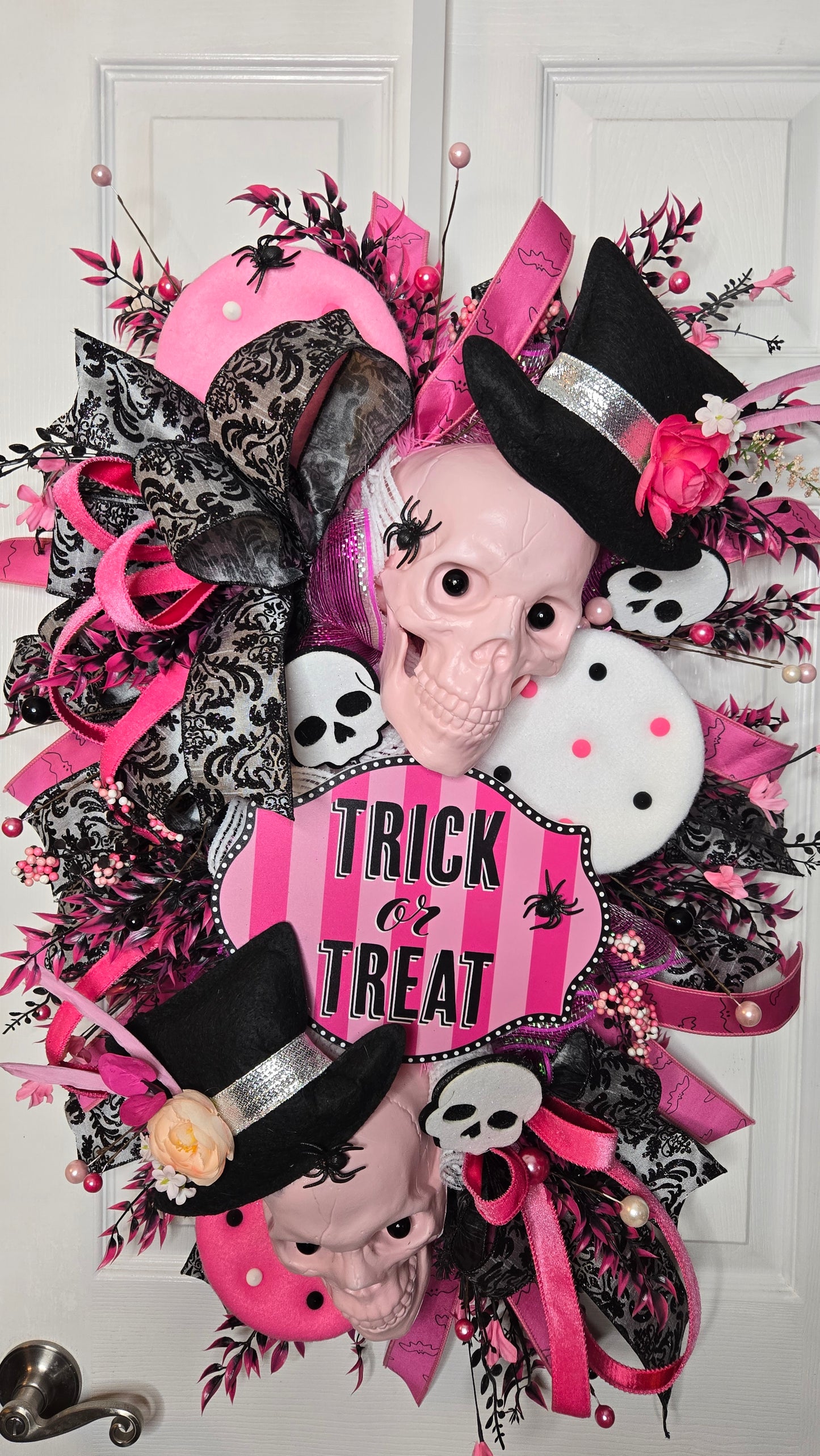 Halloween Swag Wreath – Pink & Black Skull Trick or Treat Door Hanger with Top Hats