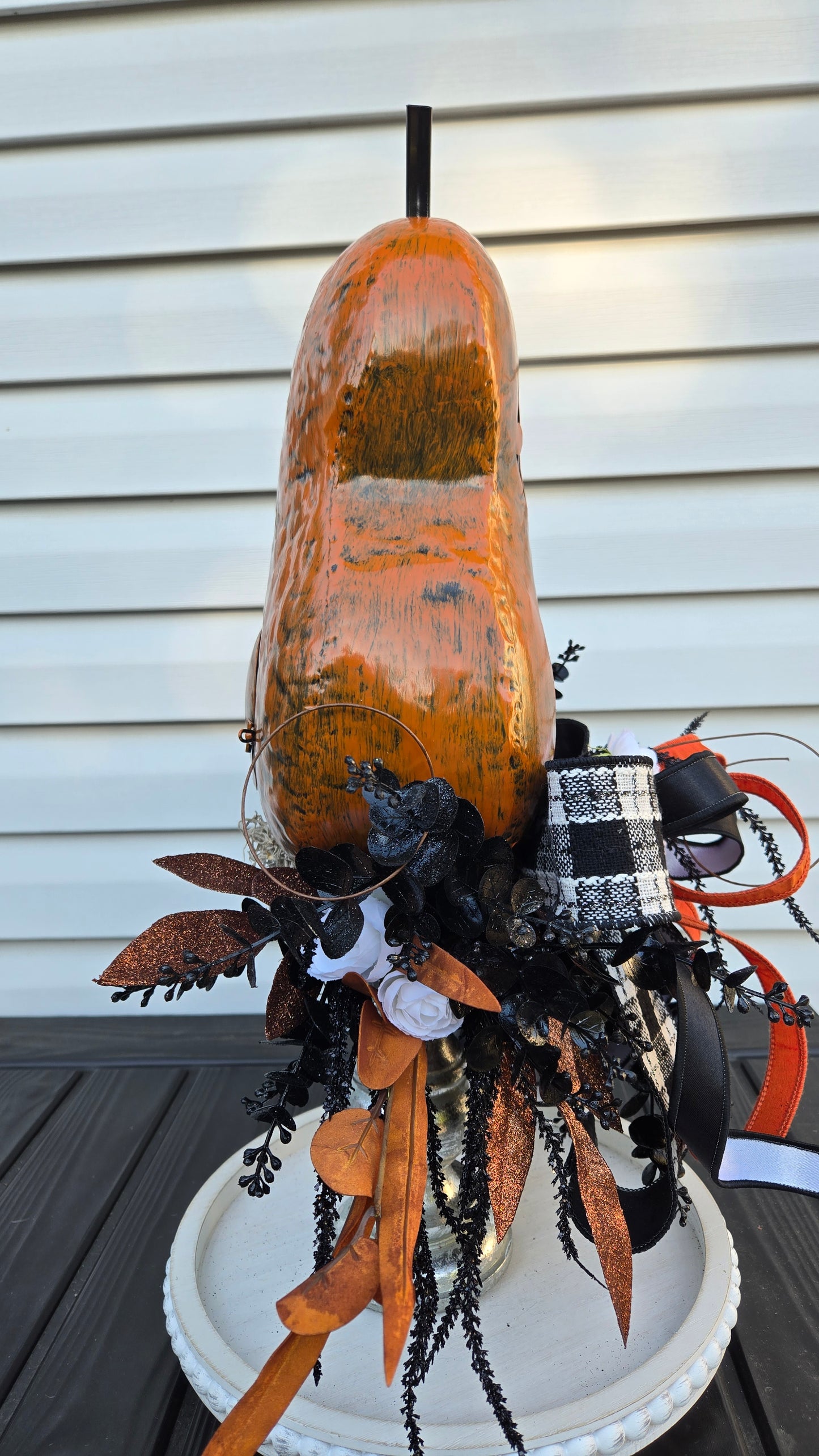 Metal Halloween Jack-O’-Lantern Candlestick Arrangements -| Farmhouse Fall Table Decor