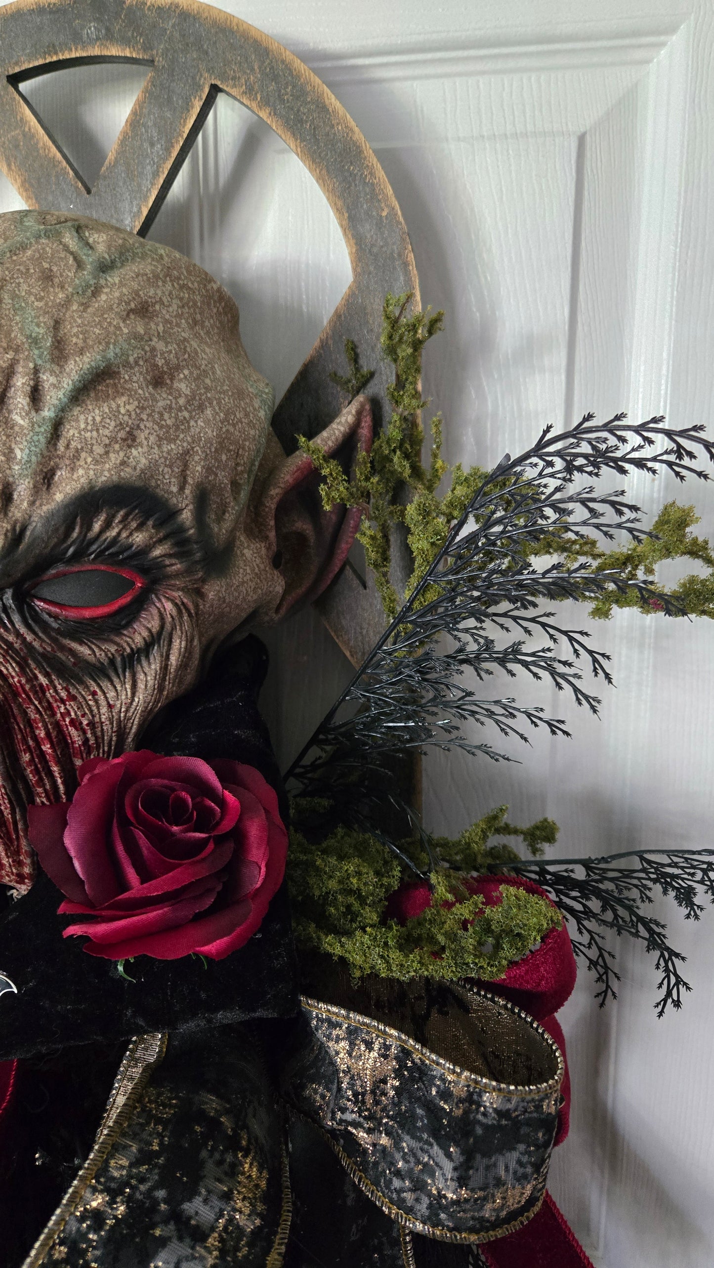 Creepy Halloween Wreath - Nosferatu Vampire Gothic Wall Hanger