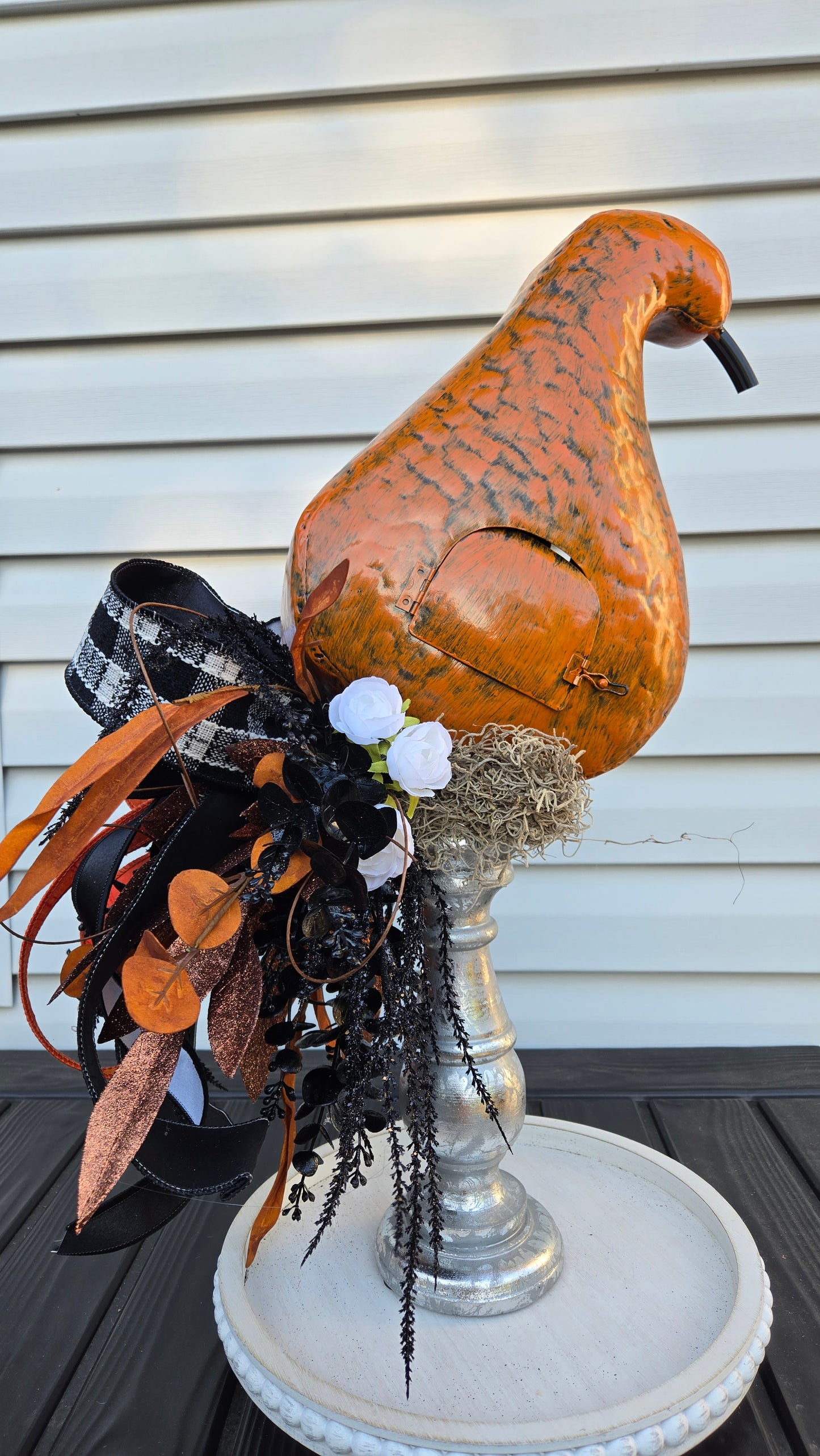 Metal Halloween Jack-O’-Lantern Candlestick Arrangements -| Farmhouse Fall Table Decor