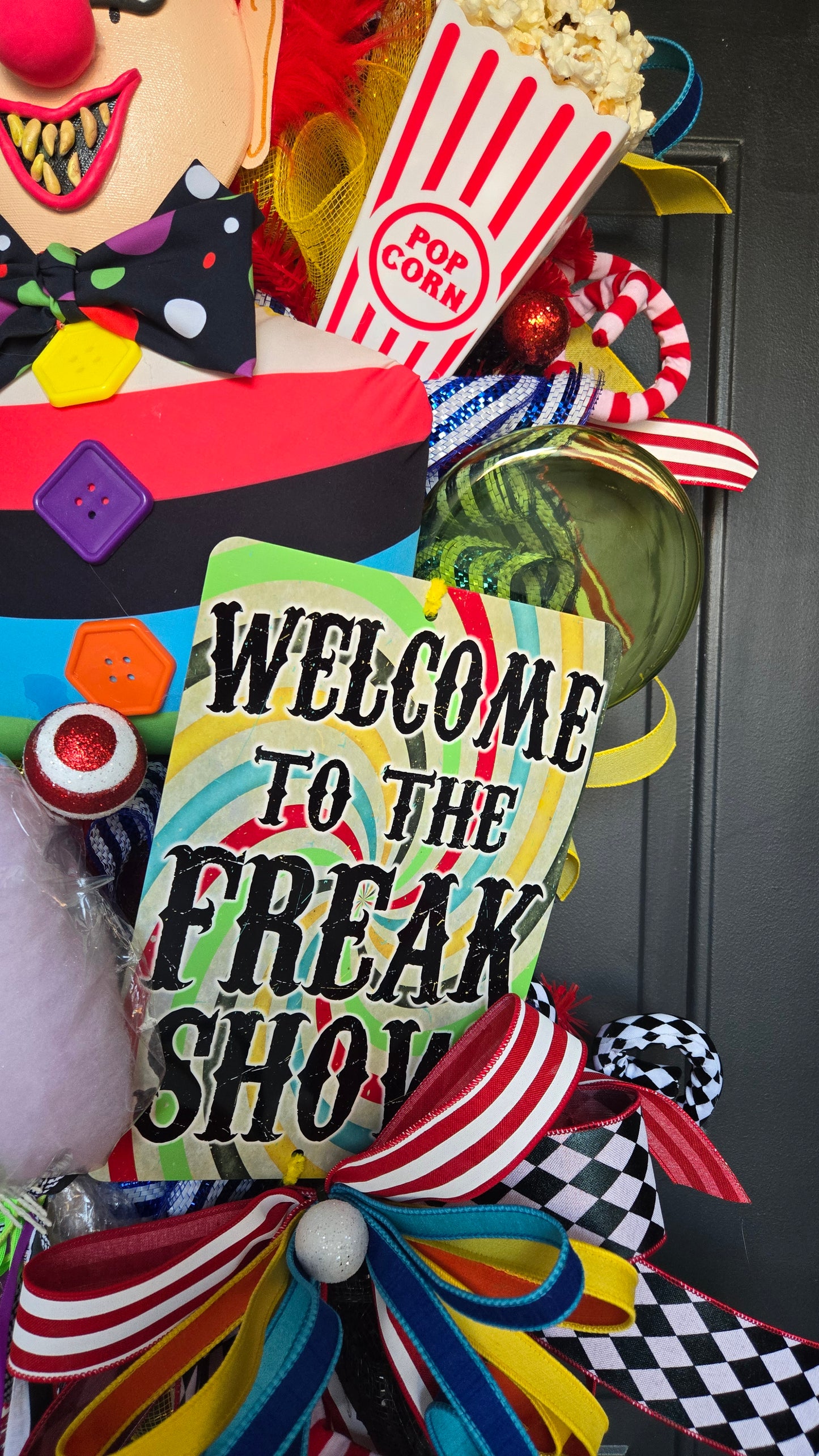 Creepy Circus Halloween Wreath - Freakshow Clown