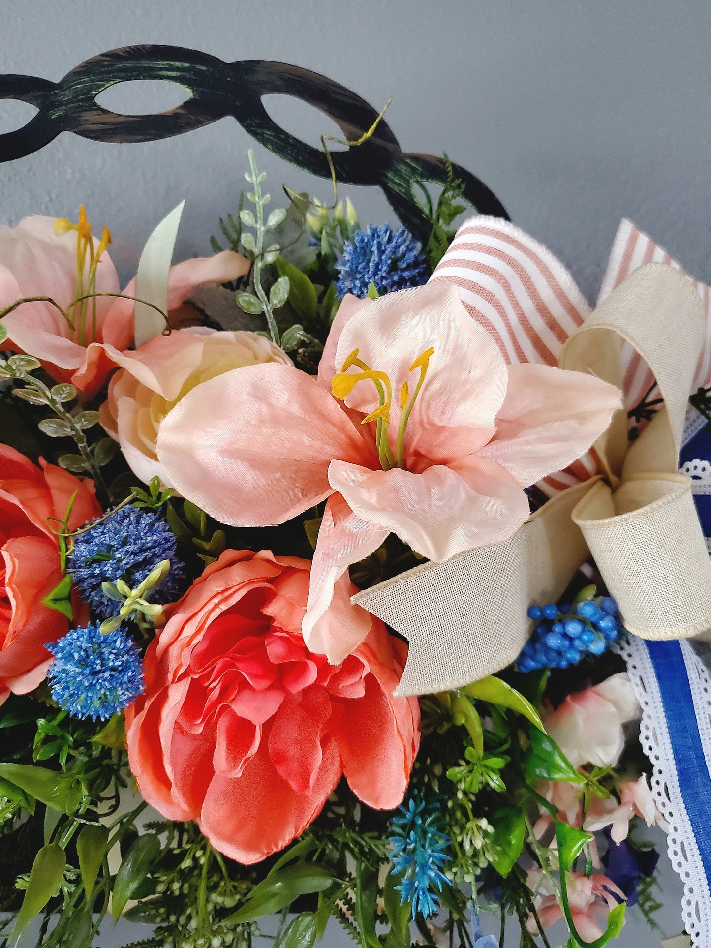 Round Top Collection Planter Basket Floral Arrangement or Wall Decor Stuffs n Things by JD