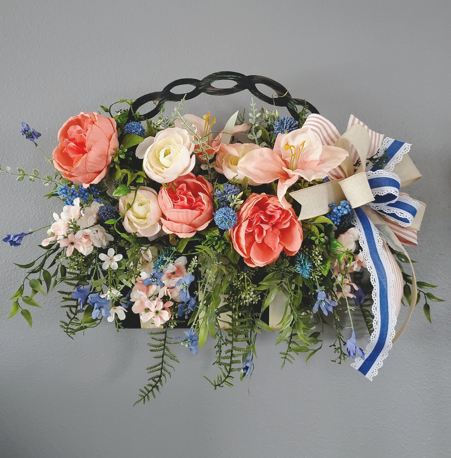 Round Top Collection Planter Basket Floral Arrangement or Wall Decor Stuffs n Things by JD