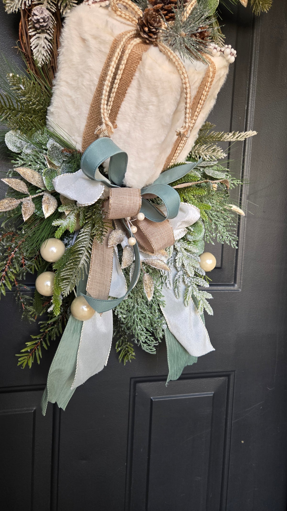 Winter Woodland Oval Grapevine Wreath | Snowy Owl & Luxury Christmas Door Swag