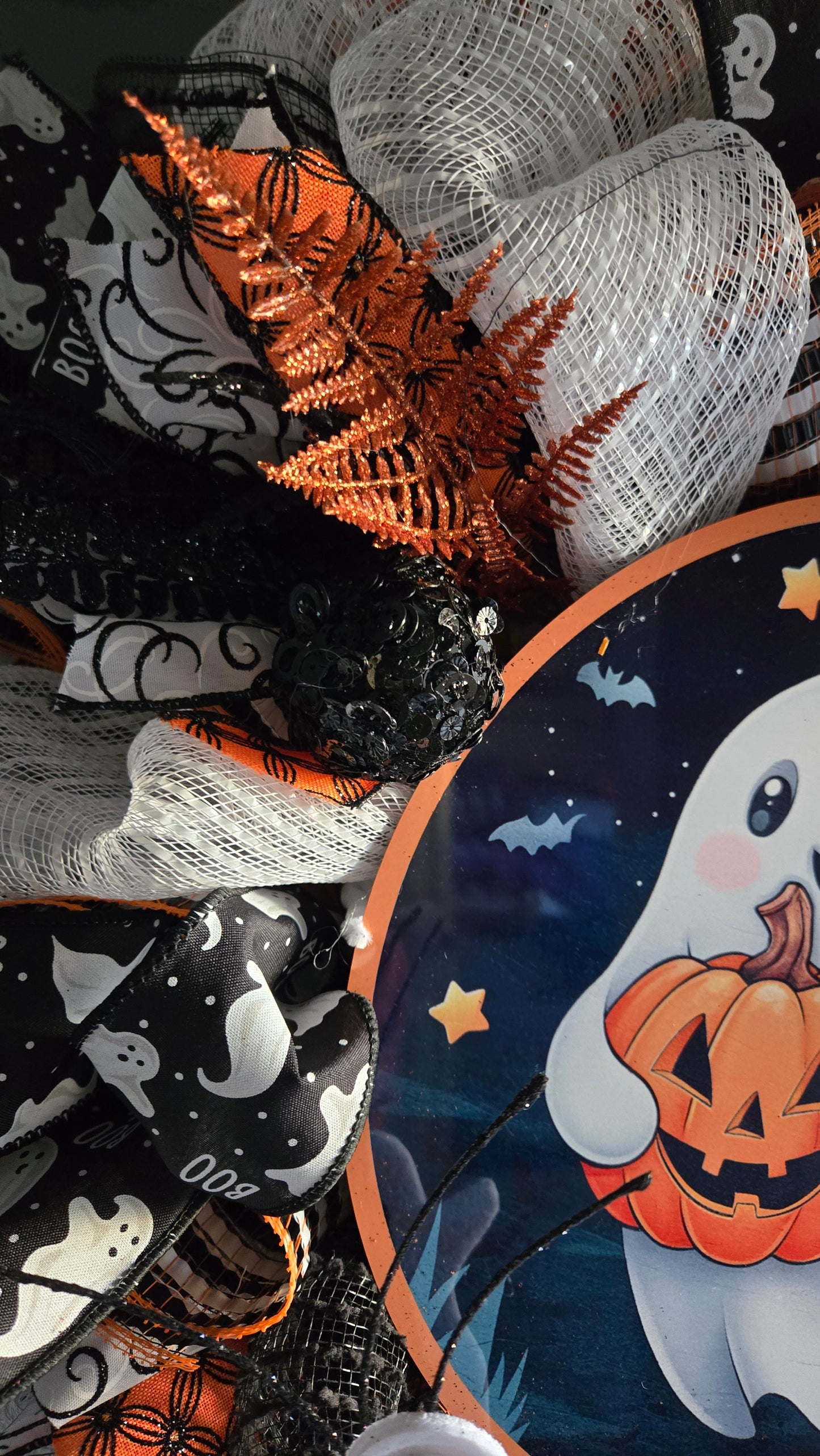 Spooky Season Ghost Wreath - Cute Halloween Deco Mesh Wreath