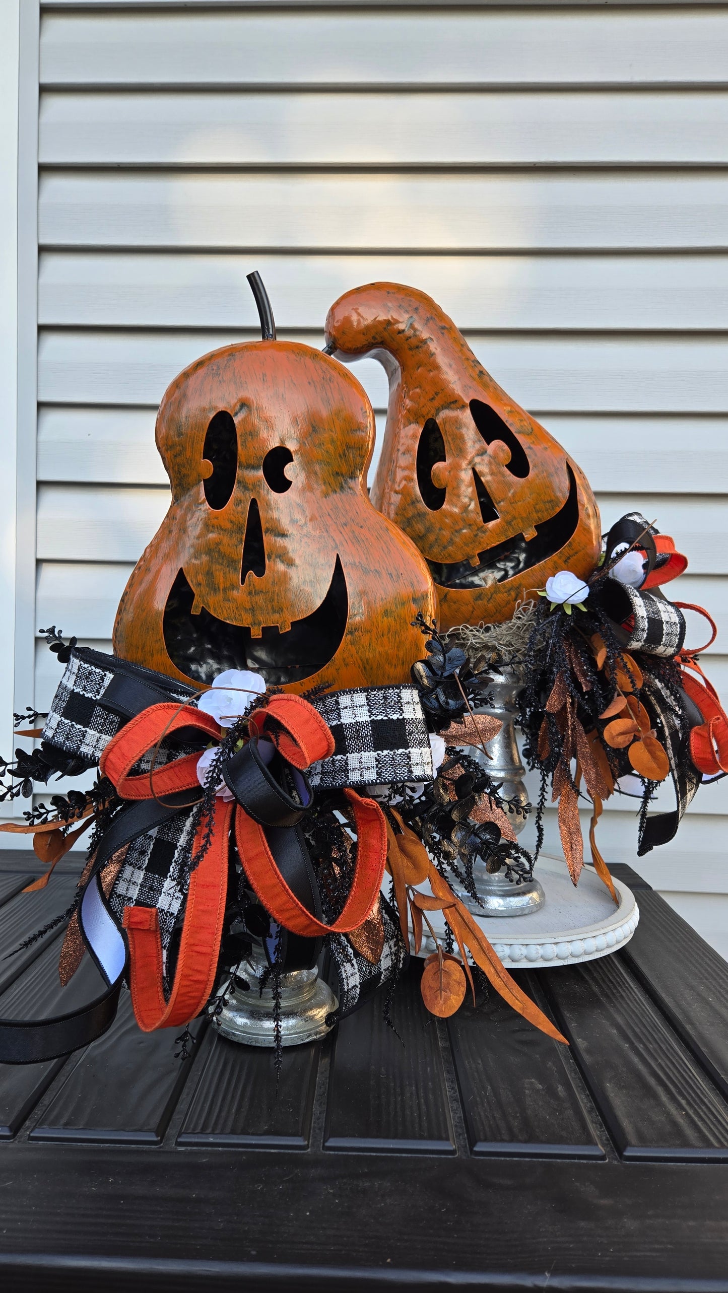 Metal Halloween Jack-O’-Lantern Candlestick Arrangements -| Farmhouse Fall Table Decor