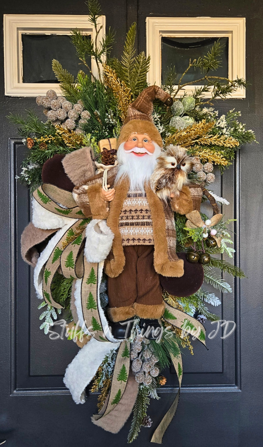 Rustic Woodland Santa Swag – Cabin Christmas Door Decor with Owl, Sherpa Ribbon & Pine Accents, Cozy Winter Lodge Decoration