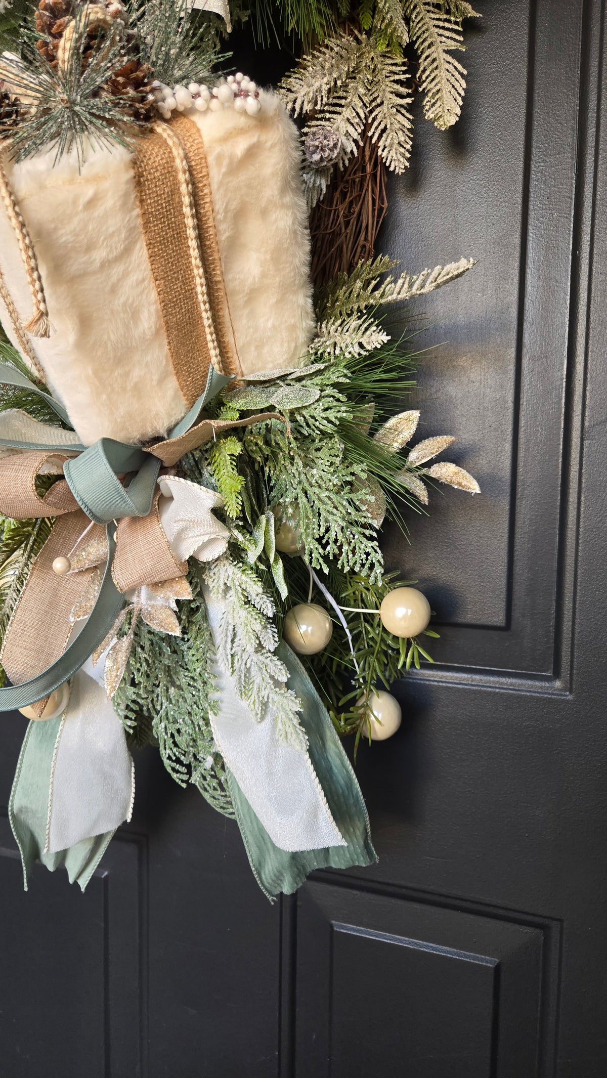 Winter Woodland Oval Grapevine Wreath | Snowy Owl & Luxury Christmas Door Swag