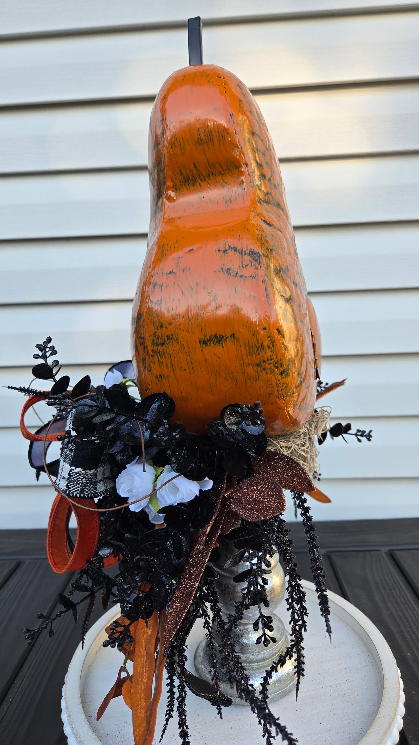 Metal Halloween Jack-O’-Lantern Candlestick Arrangements -| Farmhouse Fall Table Decor
