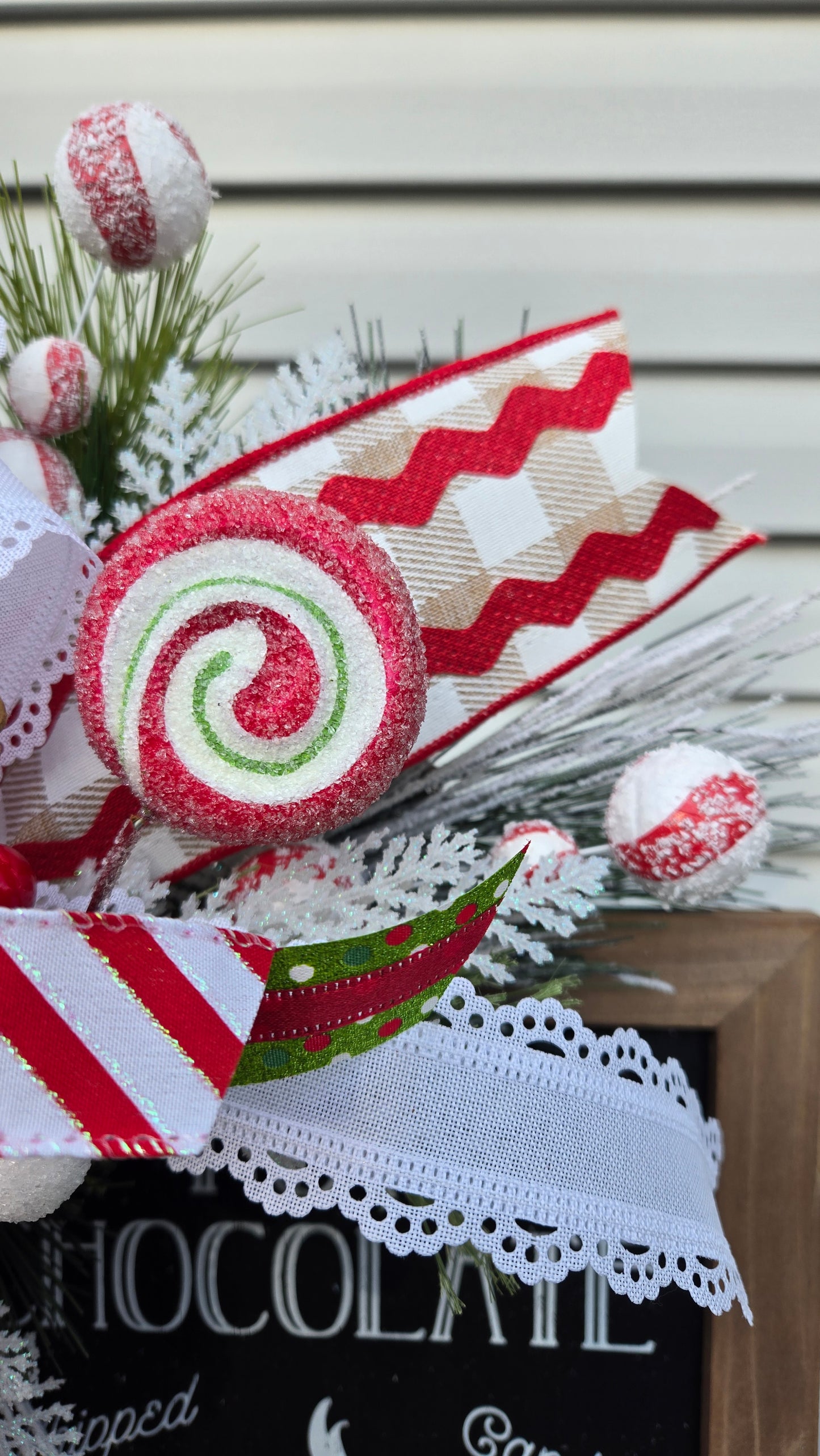 Christmas Hot Chocolate Bar Sign with Gingerbread Swag | Holiday Kitchen Counter & Table Décor