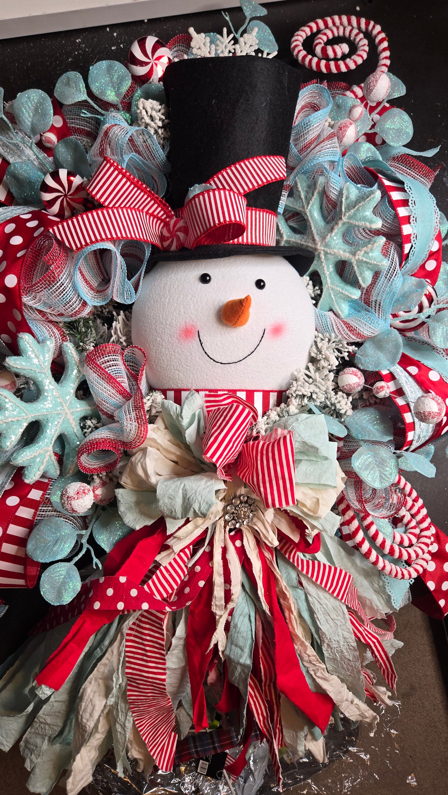 Whimsical Snowman Christmas Wreath with Rag Bow – Peppermint Holiday Door Decor in Red, White & Aqua