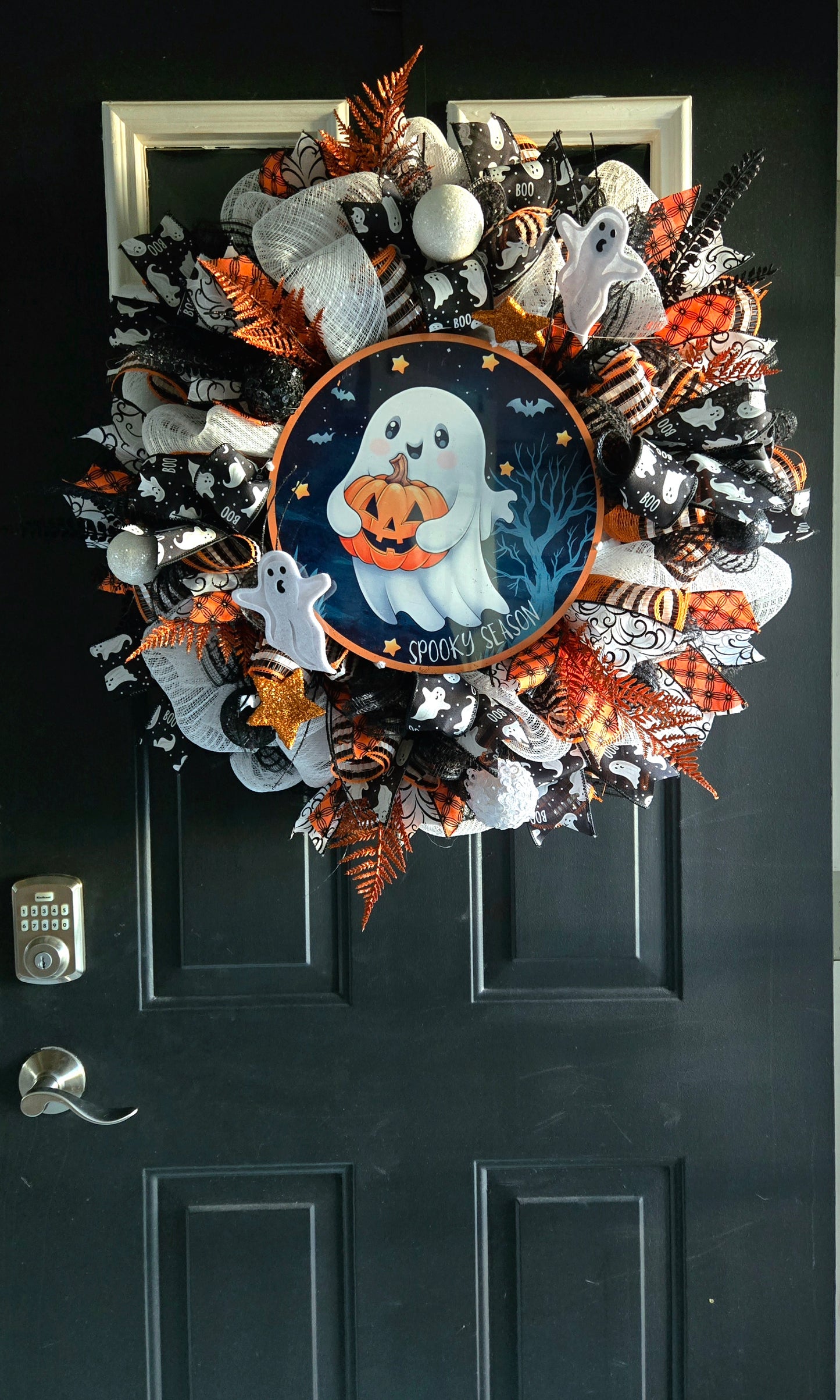 Spooky Season Ghost Wreath - Cute Halloween Deco Mesh Wreath
