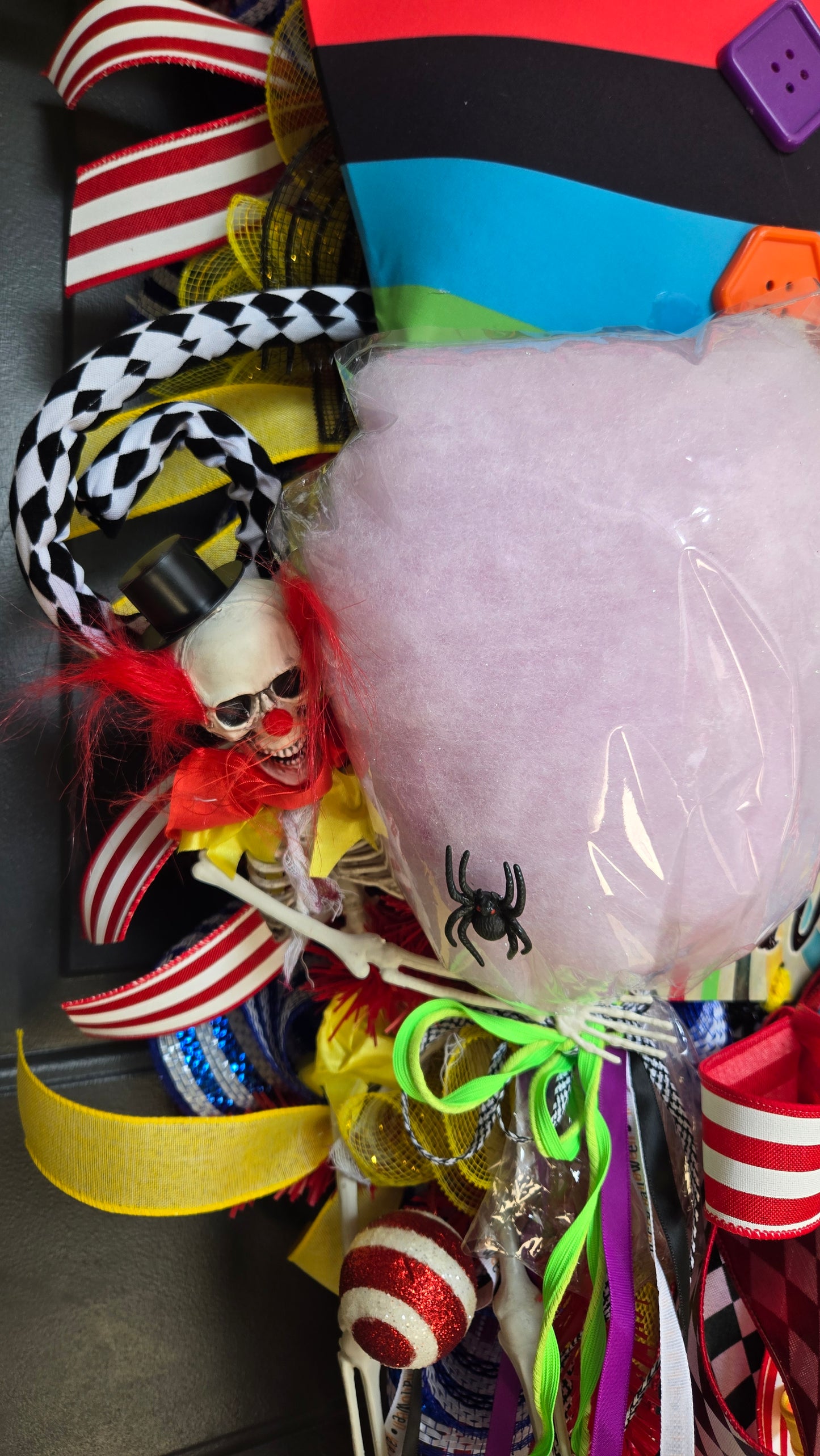 Creepy Circus Halloween Wreath - Freakshow Clown