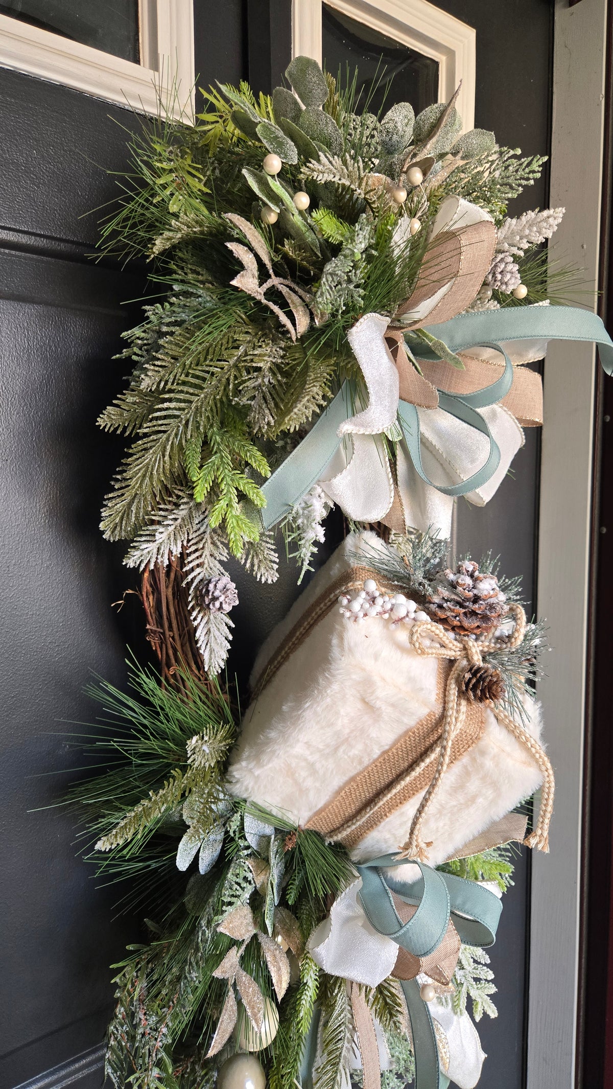 Winter Woodland Oval Grapevine Wreath | Snowy Owl & Luxury Christmas Door Swag