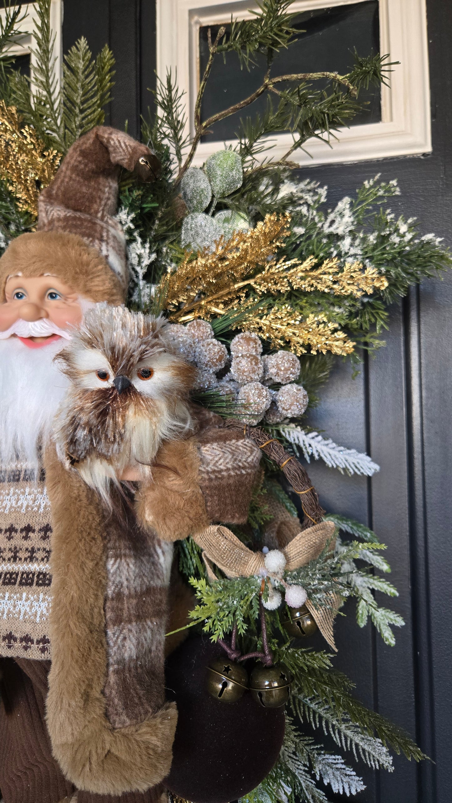Rustic Woodland Santa Swag – Cabin Christmas Door Decor with Owl, Sherpa Ribbon & Pine Accents, Cozy Winter Lodge Decoration